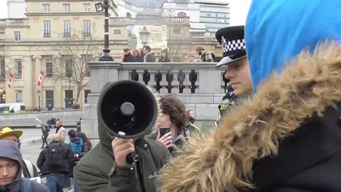 Lefty's get triggered over american flag Trafalgar square 11/01/2020