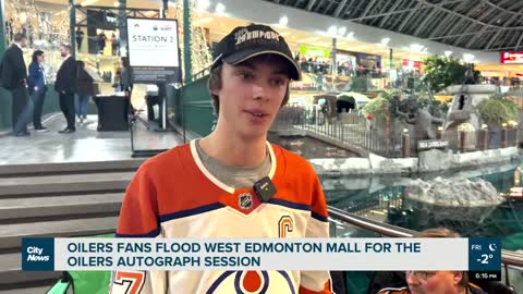 Oilers fans flood West Edmonton Mall at autograph session