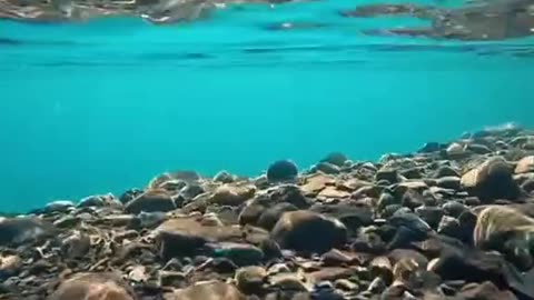 Lake in the middle of mountains 🏞️🌊