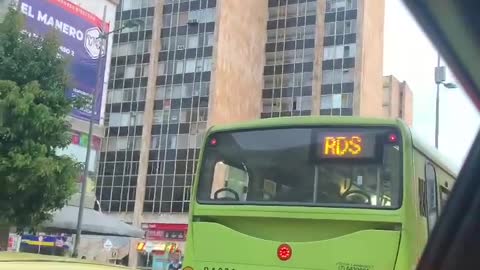 Atraco con arma blanca en un bus de Metrolínea, en Bucaramanga, dejó una persona herida