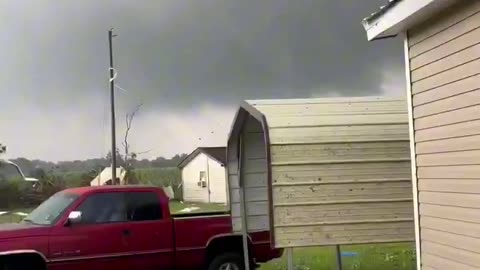 Whoever built that carport and shed can have my money ☁️😳