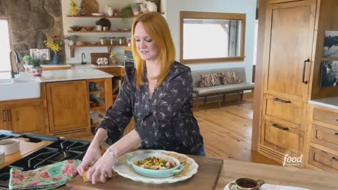 Ree Drummond's Baked Cheese with Grilled Pineapple-Pepper Relish