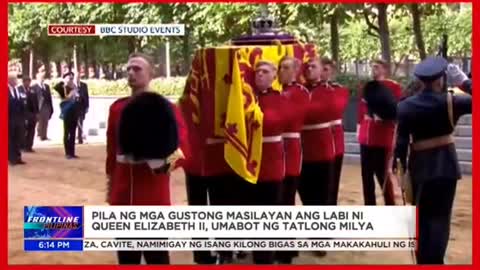 Pila ng mga gustong masilayan ang labini Queen Elizabeth II,