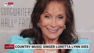Country music singer Loretta Lynn dies
