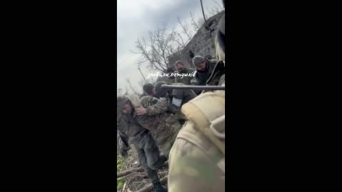 Russian troops capturing more and more Ukrainian troops