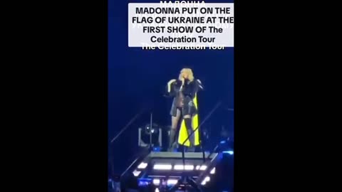 Madonna expressed support for our people by unfurling the blue-yellow flag 🇺🇦 on stage.