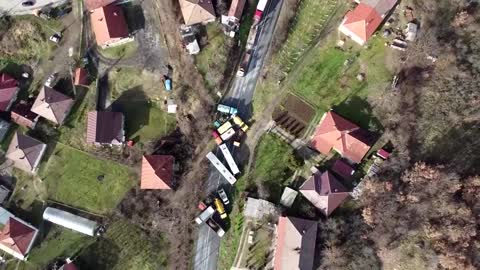 Drone films local Serbs blocking N. Kosovo roads