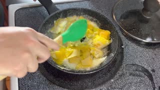 Delicious Scrambled Eggs! Baby Food Recipe!!