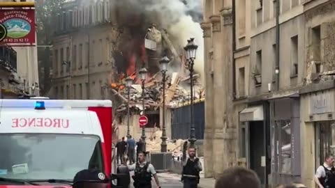 🇫🇷A building in the 5th arrondissement of Paris completely collapsed BFM TV channel