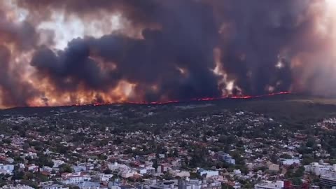 ALERT: Massive wildfires approaching Villa Carlos Paz in Argentina