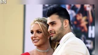 Britney Spears' Estranged Husband Sam Asghari Asks for Help Choosing a Paparazzi Disguise