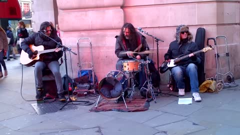 London street band Funfiction play Yellow (Coldplay)