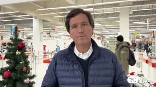 Tucker Carlson grocery shopping in Russia