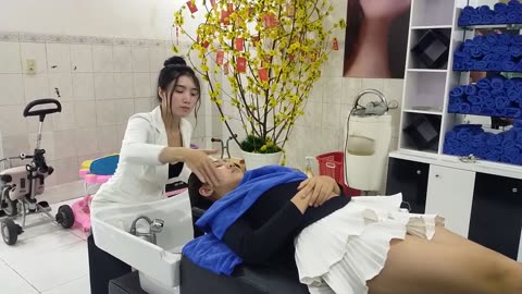 Vietnam barbershop, relaxation service for women to have healthy hair and skin, relaxed mind