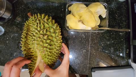 Opening a stinky food Durian in New York. so yummy. best fruit in town. #durian