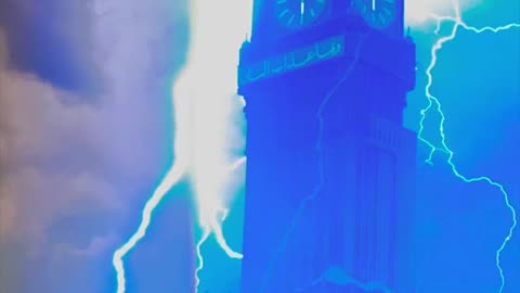 Sky Lightning on Makkah Clock tower in live video