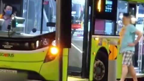 Mercedes driver shouts & throws bus captain's phone
