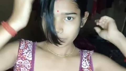 Hot Bhabhi Riya Showing Deep Cleavage In Vlog 😜😜