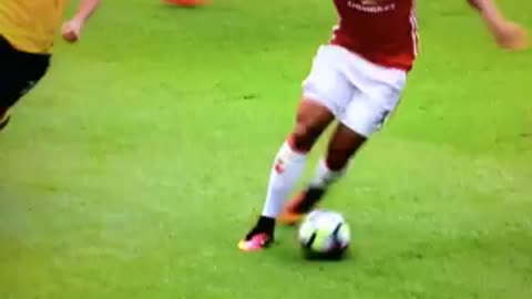 VIDEO: Watford scores the opener after a clear foul on Anthony Martial. Disgrace!!