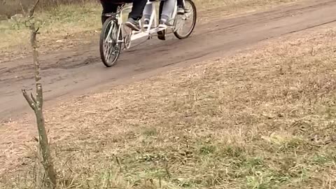 Tandem Bike Doesn't Work So Well