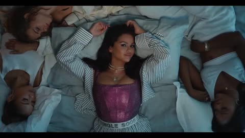 Selena Gomez - Single Soon (Music Video)