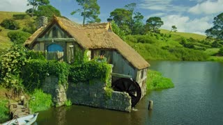 Lord of The Rings _ The Shire - Music from the Soundtrack - Visual Escape