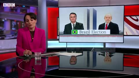 Lula and Bolsonaro battle for presidency as Brazil votes – BBC News