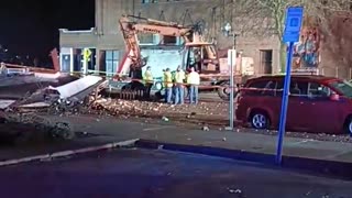 One dead and 28 injured after roof collapses on concert venue in Illinois