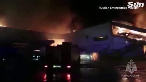 Fire engulfed one of the largest shopping malls near Moscow
