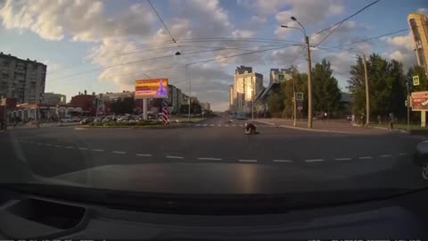 The biker effectively and painfully said goodbye to the summer season in Saint-Petersburg