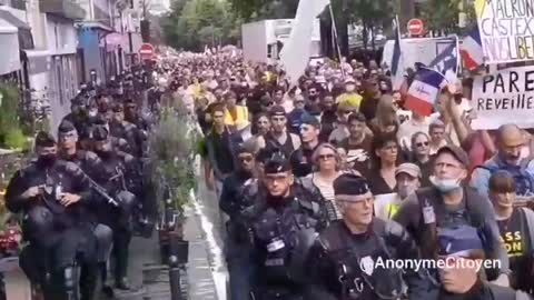 31/07/2021 FRANCIA E ITALIA. - LA POLIZIA MARCIA CON I MANIFESTANTI