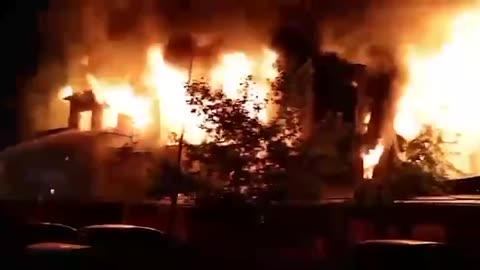 Reports that in Kharkov, the Khokhuls set fire to the military registration and enlistment office