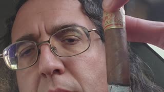 La Aurora Escogidos short robusto Cigar Review