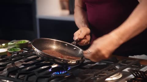 Gordon ramsay makes an all American burgers cooking and cooked