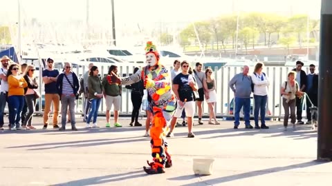 Street Performer Karcocha in Barcelona Spain! So FUNNY !