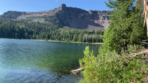 Central Oregon - Little Three Creek Lake - Serene Alpine Lake - 4K