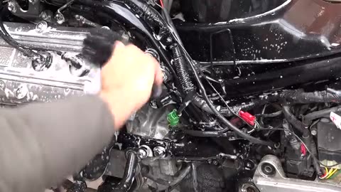 Watch How I Transform this Wrecked Honda Into a Custom Motorcycle! - Full restoration