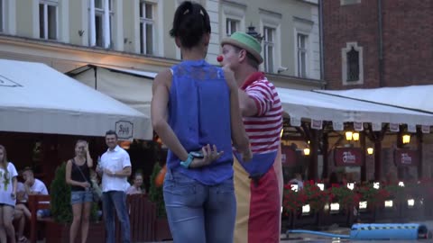 Pape the clown (very funny) clown on street 🤡🤣