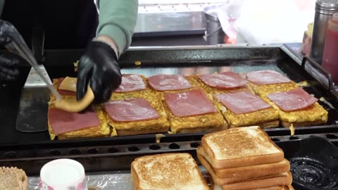 Street Toast Master who Only Sells for 3 Hours in the Morning？ Myeongdong Toast - Korean street food