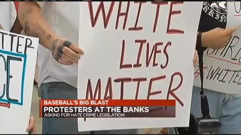 Do White lives matter？White protesters demand hate crimes charges