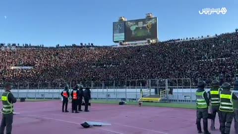 Les supporters du Raja Casablanca chantent pour les victimes du tremblement de terre marocain