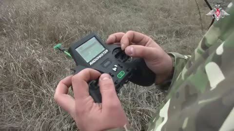 ►🇷🇺🇺🇦🚨‼️ Ru Military personnel receive experimental strike and reconnaissance FPV drones