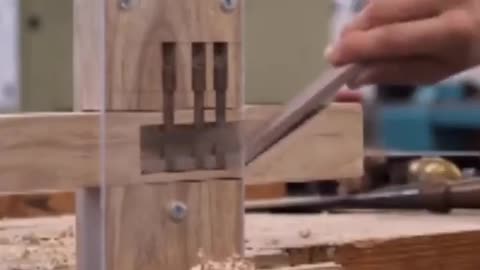 A demonstration of how an Ancient Egyptian lock would work