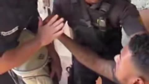 Brazilian cops arrest a criminal in a very lovely way