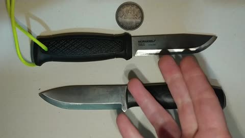 Morakniv Garberg v Joker Ember