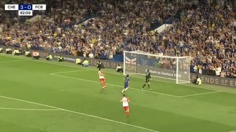 Watch that accurate pass from Essien