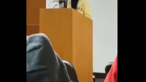 Ilhan Omar Melt Down At Town Hall When Crowd Called Her A ‘Warmonger’, Now She Warns Anti-war Protesters Are ‘Dangerous Propagandists’
