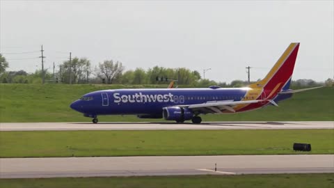 Southwest Boeing 737-800 on final approach for St. Louis Lambert Intl - STL