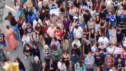 Students demonstrate in more than thirty cities in Spain to warn about mental health problems