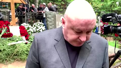 At Prigozhin's grave, Russian followers hail him a warrior